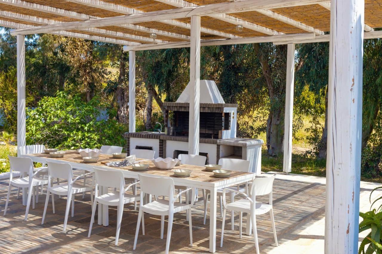 Villa Seven Lakhania Bagian luar foto