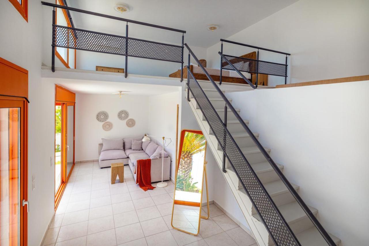 Villa Seven Lakhania Bagian luar foto