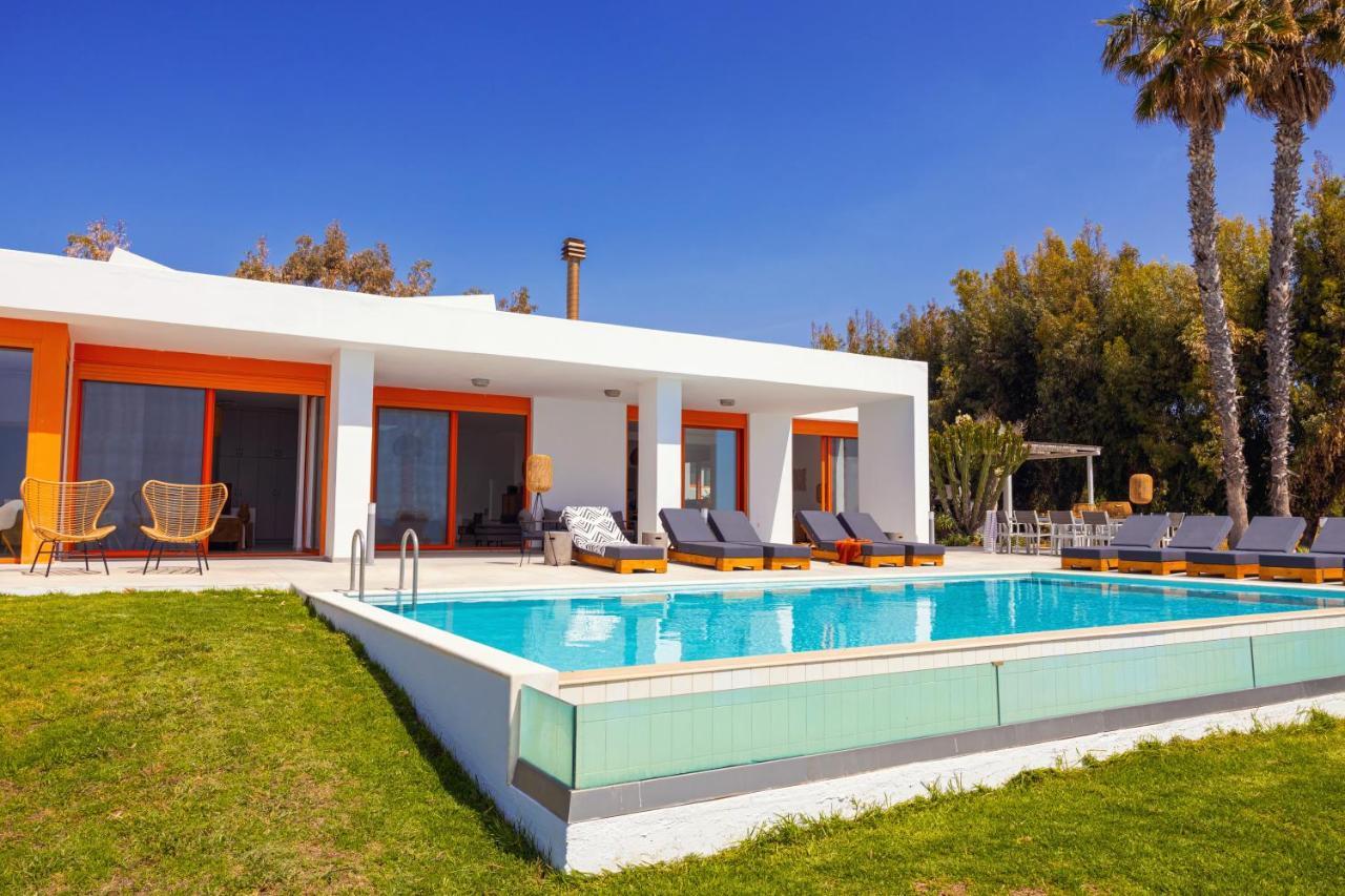 Villa Seven Lakhania Bagian luar foto