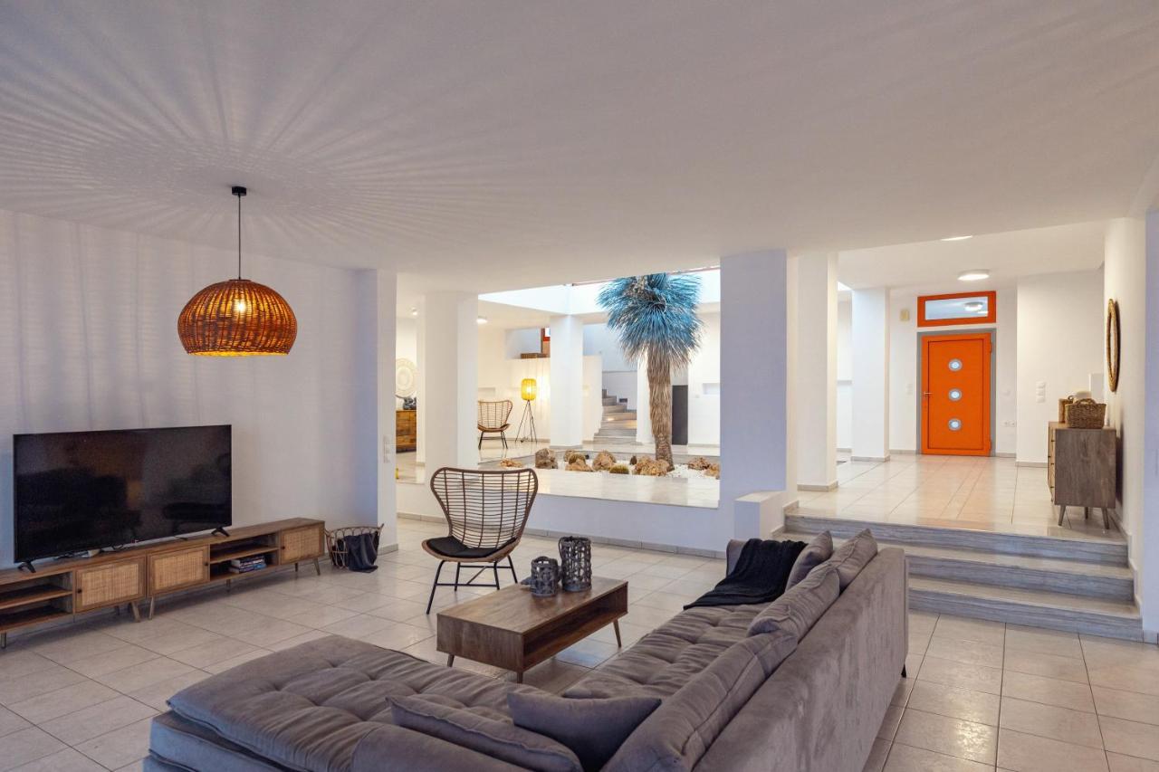 Villa Seven Lakhania Bagian luar foto