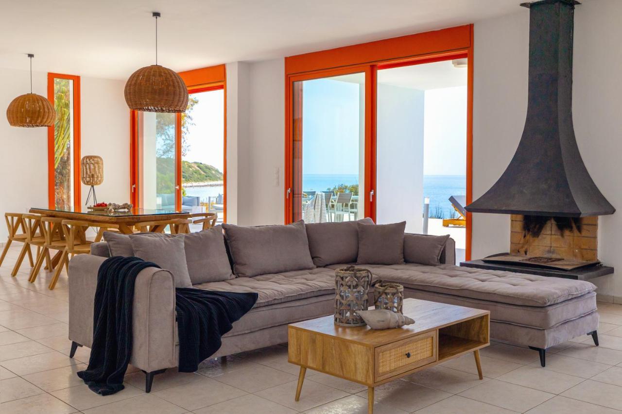 Villa Seven Lakhania Bagian luar foto